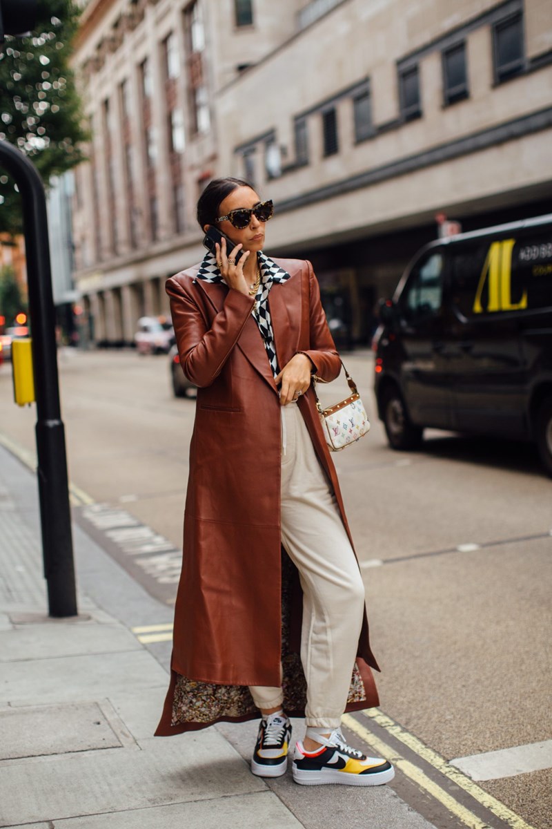 London Fashion Week: Το street style επέστρεψε στην βρετανική πρωτεύουσα και είναι πιο fun από κάθε άλλη φορά - εικόνα 24