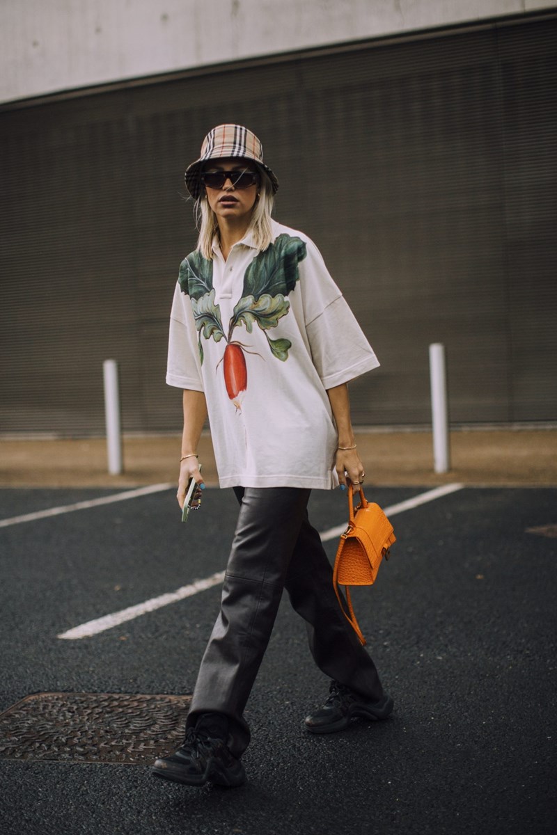 London Fashion Week: Το street style επέστρεψε στην βρετανική πρωτεύουσα και είναι πιο fun από κάθε άλλη φορά - εικόνα 28