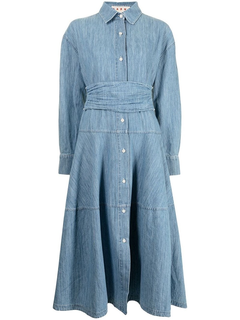 Jean 'n' tonic: 20 denim κομμάτια που σου είναι κάτι περισσότερο από χρήσιμα αυτό το φθινόπωρο - εικόνα 1