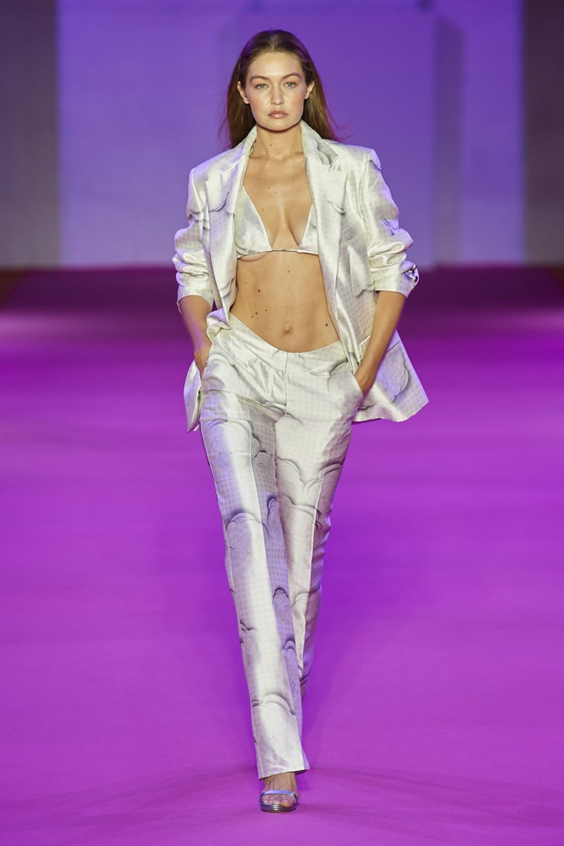 NYFW: Η Gigi Hadid είχε την αμέριστη προσοχή μας (κι όχι άδικα!) - εικόνα 3