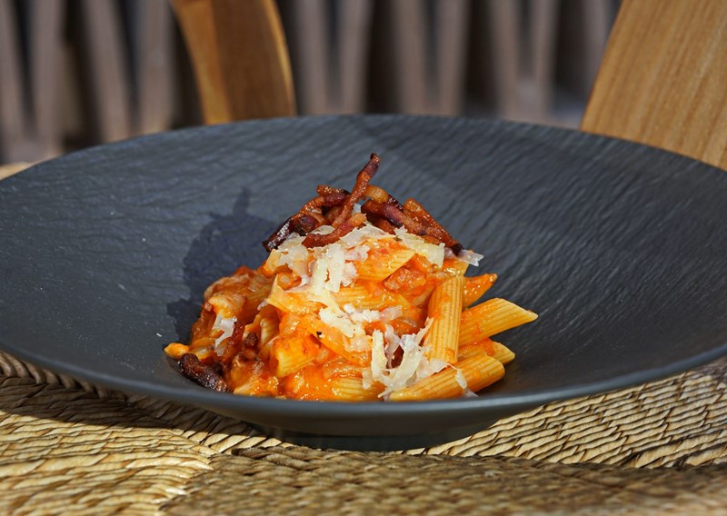 Άνοιξε τις πύλες του το πολυτελές Radisson Blu Zaffron Resort στη Σαντορίνη - εικόνα 3