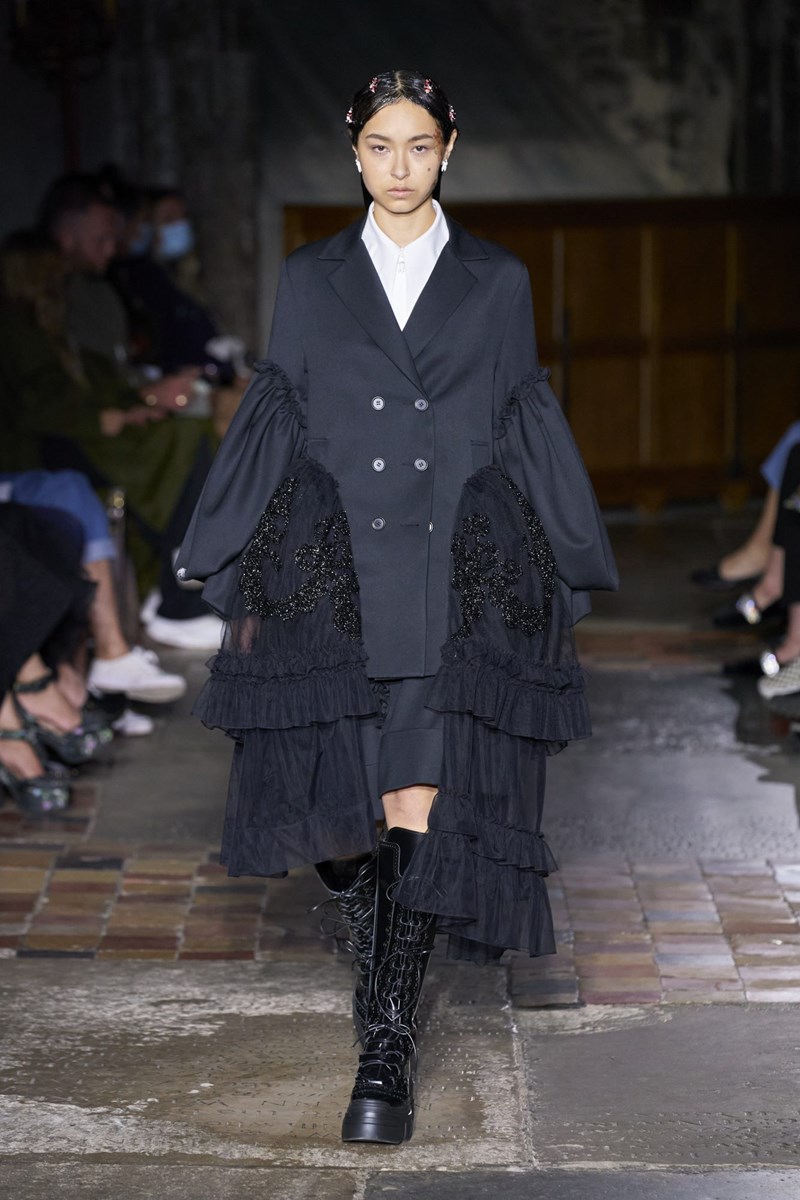 Nensi Dojaka, Erdem, Simone Rocha και όλα όσα μας εντυπωσίασαν στην Εβδομάδα Μόδας του Λονδίνου - εικόνα 6