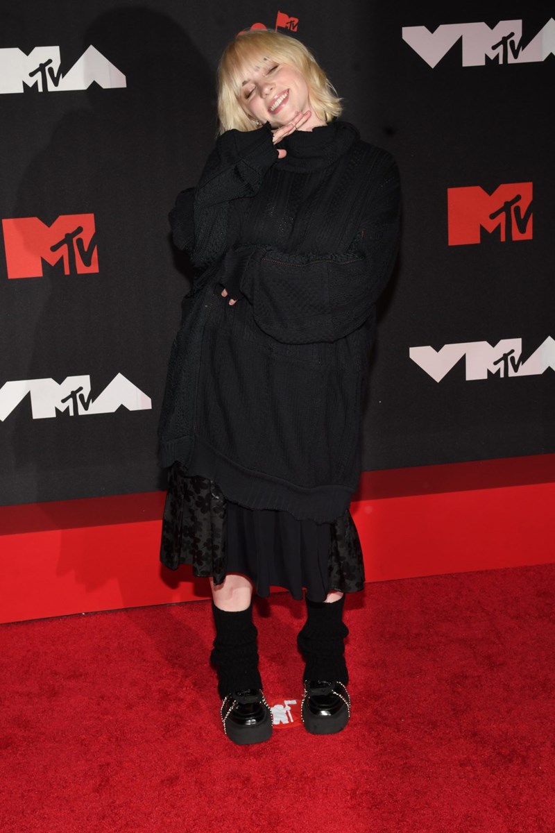 Αυτές ήταν οι ωραιότερες εμφανίσεις στο κόκκινο χαλί των VMAs 2021 - εικόνα 12