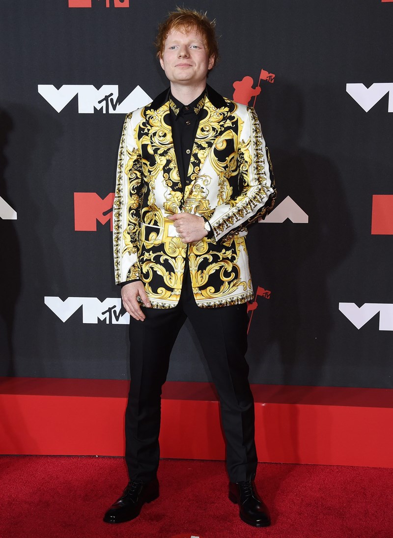 Αυτές ήταν οι ωραιότερες εμφανίσεις στο κόκκινο χαλί των VMAs 2021 - εικόνα 11