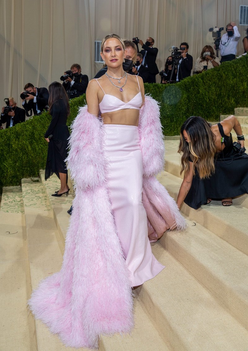 Αυτά είναι τα looks που μαγνήτισαν όλα τα βλέμματα στα Met Gala 2021 - εικόνα 10