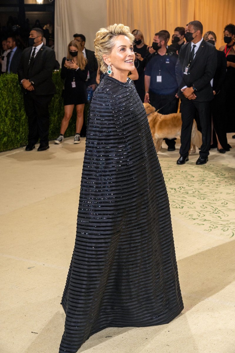 Αυτά είναι τα looks που μαγνήτισαν όλα τα βλέμματα στα Met Gala 2021 - εικόνα 12