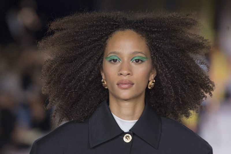 Όλα τα beauty trends που ξεχωρίσαμε από την Εβδομάδα Μόδας στο Μιλάνο - εικόνα 2