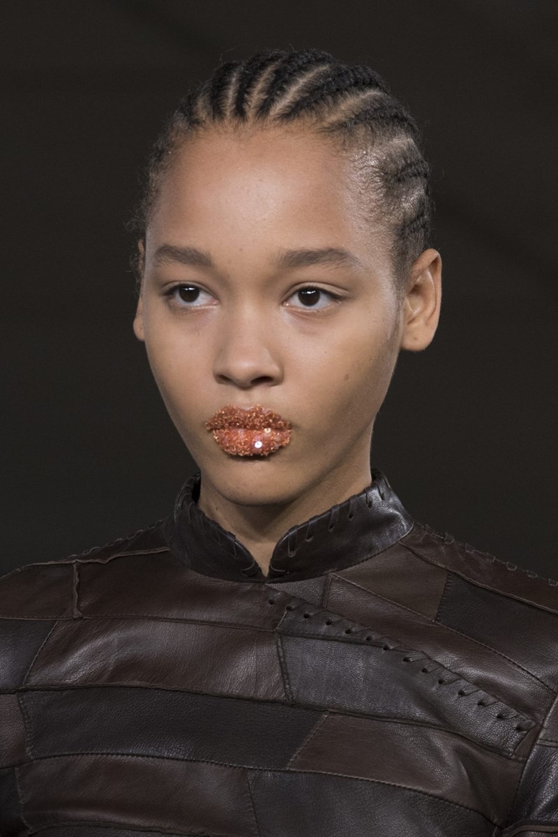 Όλα τα beauty looks που ξεχωρίσαμε και από την Εβδομάδα Μόδας του Παρισιού - εικόνα 2