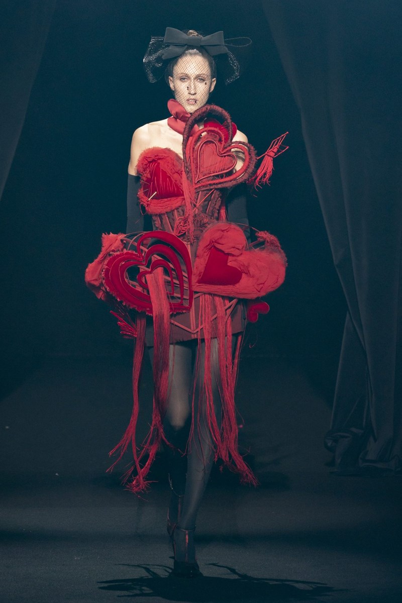 Love Brings Love: To show στη μνήμη του Alber Elbaz ήταν το καλύτερο (και πιο συγκινητικό) φινάλε για τον fashion month - εικόνα 5