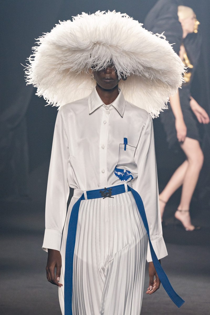 Love Brings Love: To show στη μνήμη του Alber Elbaz ήταν το καλύτερο (και πιο συγκινητικό) φινάλε για τον fashion month - εικόνα 6