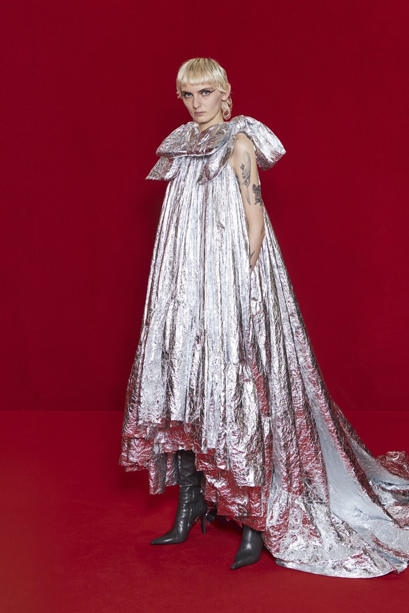 Ο οίκος Balenciaga διοργάνωσε ένα red carpet-υπερθέαμα και έντυσε τους Simpsons με τις δημιουργίες του - εικόνα 7