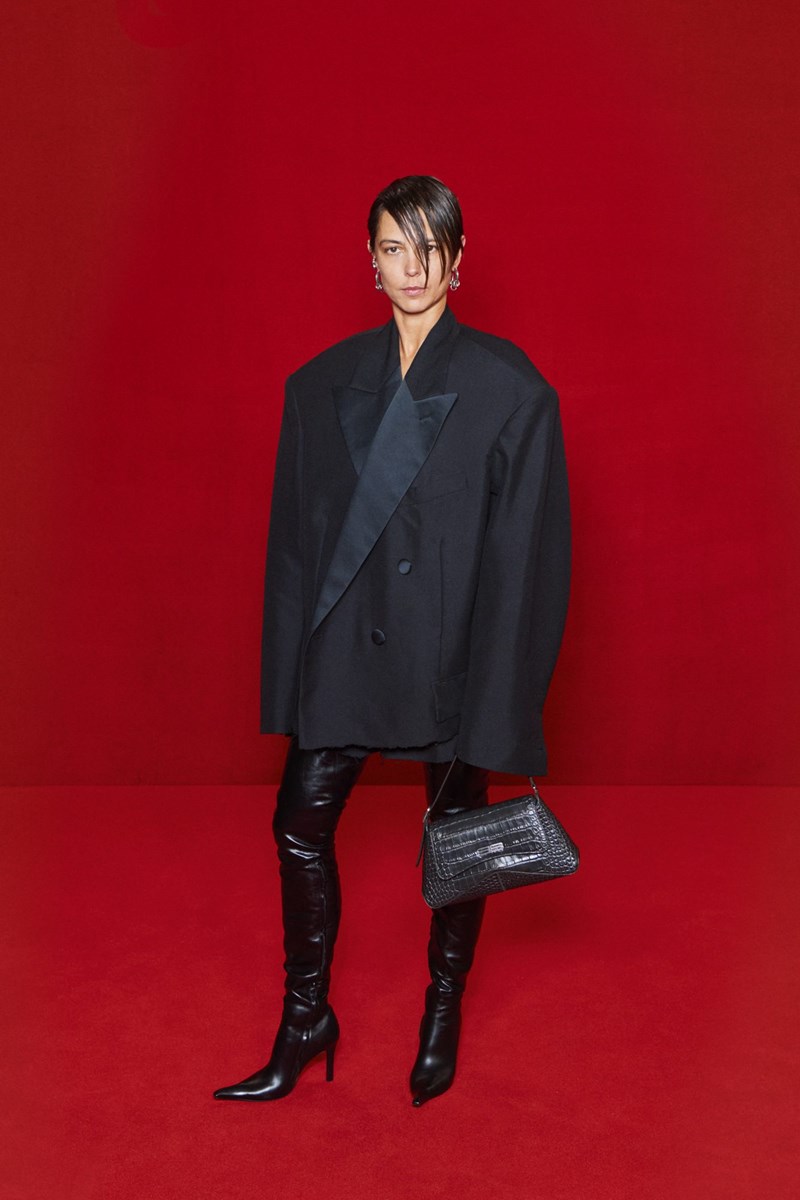 Ο οίκος Balenciaga διοργάνωσε ένα red carpet-υπερθέαμα και έντυσε τους Simpsons με τις δημιουργίες του - εικόνα 5