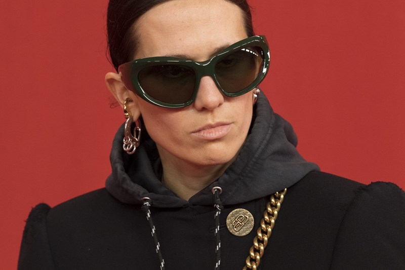 Ο οίκος Balenciaga διοργάνωσε ένα red carpet-υπερθέαμα και έντυσε τους Simpsons με τις δημιουργίες του - εικόνα 1