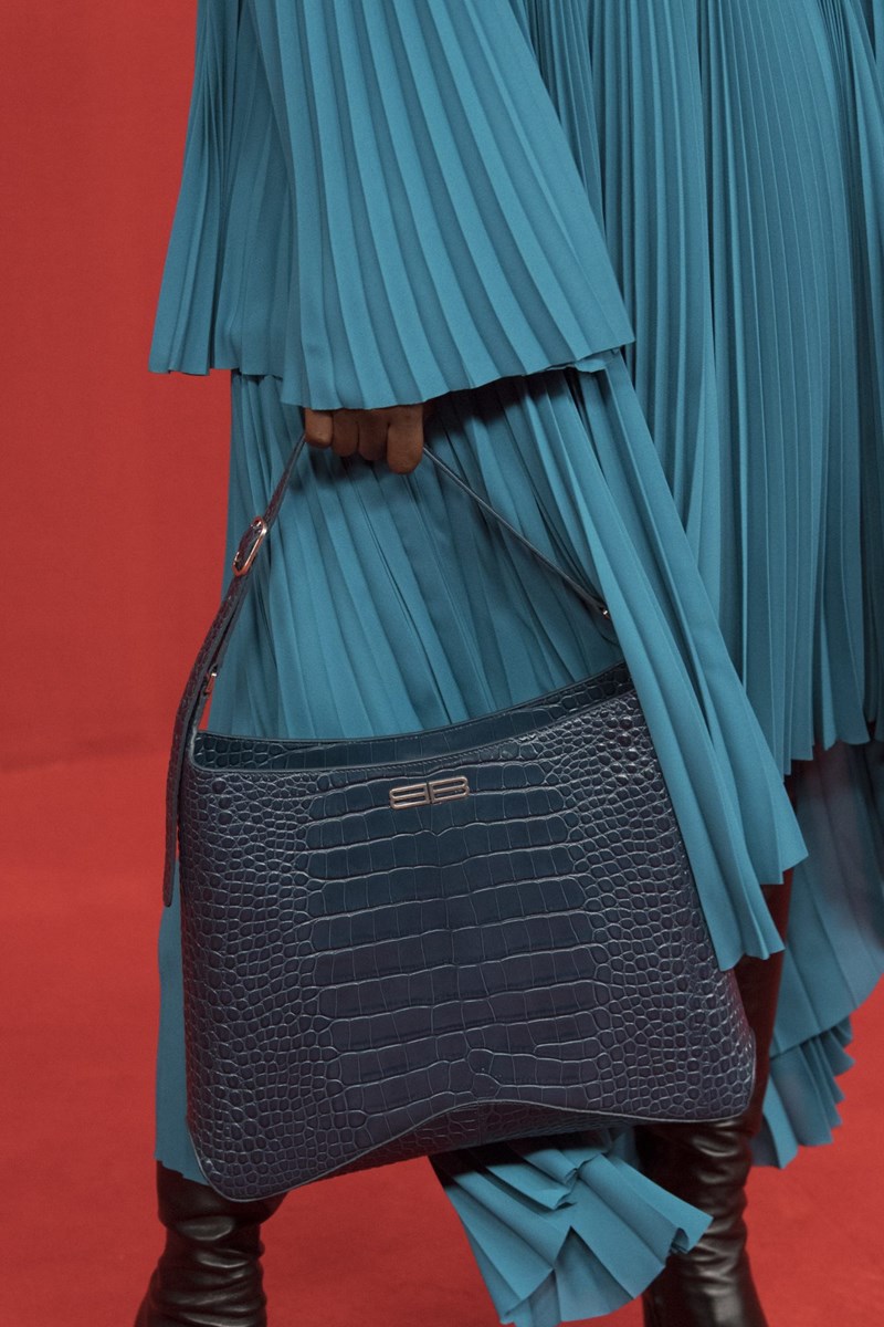 Ο οίκος Balenciaga διοργάνωσε ένα red carpet-υπερθέαμα και έντυσε τους Simpsons με τις δημιουργίες του - εικόνα 2