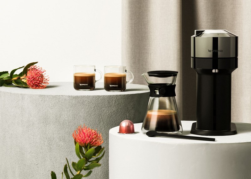 H Nespresso παρουσιάζει τη Vertuo Carafe  για καφέ με την παρέα με μία μόνο κάψουλα - εικόνα 1