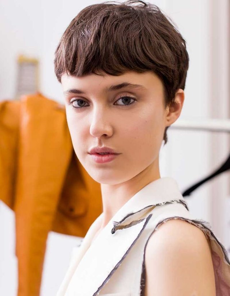 Σκέφτεσαι να κόψεις τα μαλλιά σου κοντά; Αυτά είναι τα πιο cool haircuts της σεζόν - εικόνα 4