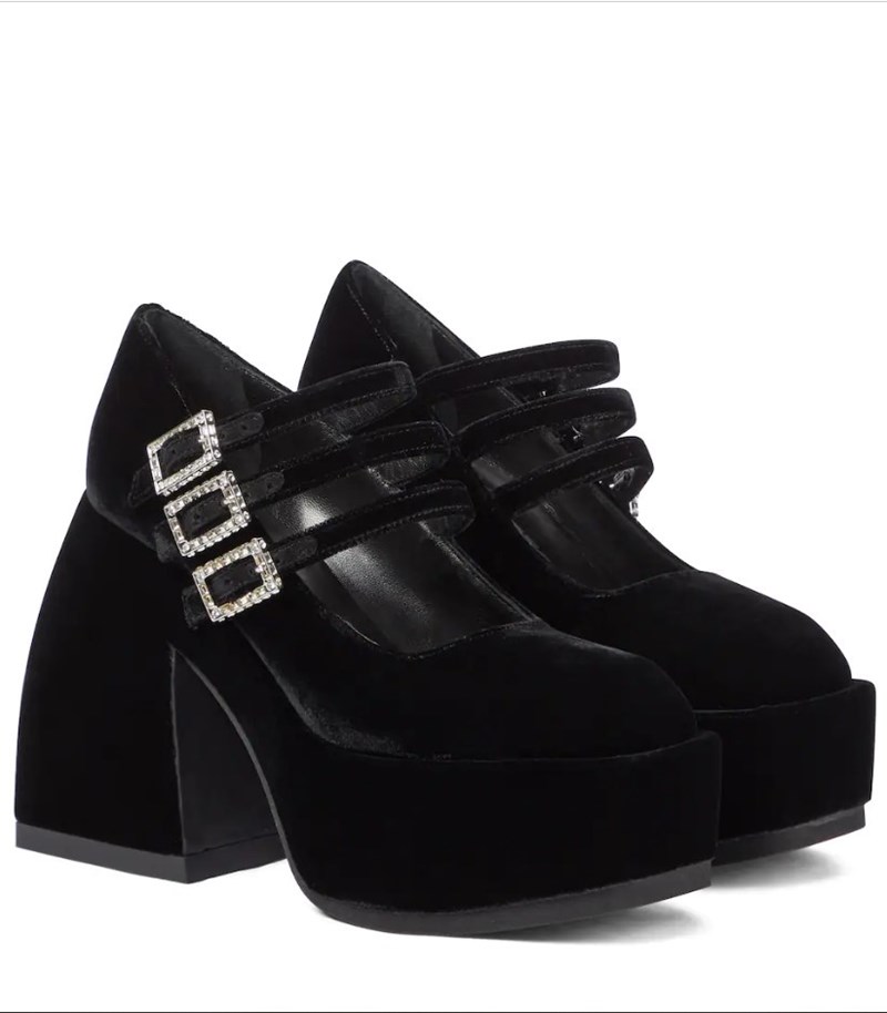 ζευγάρια ψηλοτάκουνα