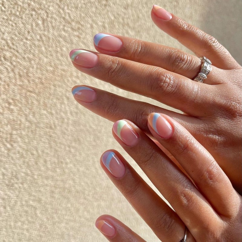 Έχεις κοντά νύχια; 7 μανικιούρ που σου ταιριάζουν τέλεια - εικόνα 1