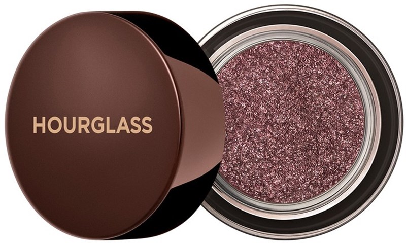 Ξέχνα το μαύρο και το γκρι! Aυτή είναι η νέα απόχρωση που θα αποθεώσει το smokey eye σου - εικόνα 2