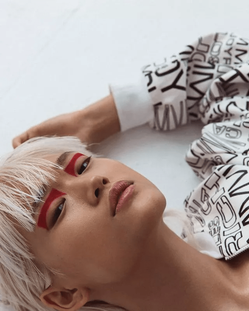 κόκκινη σκιά