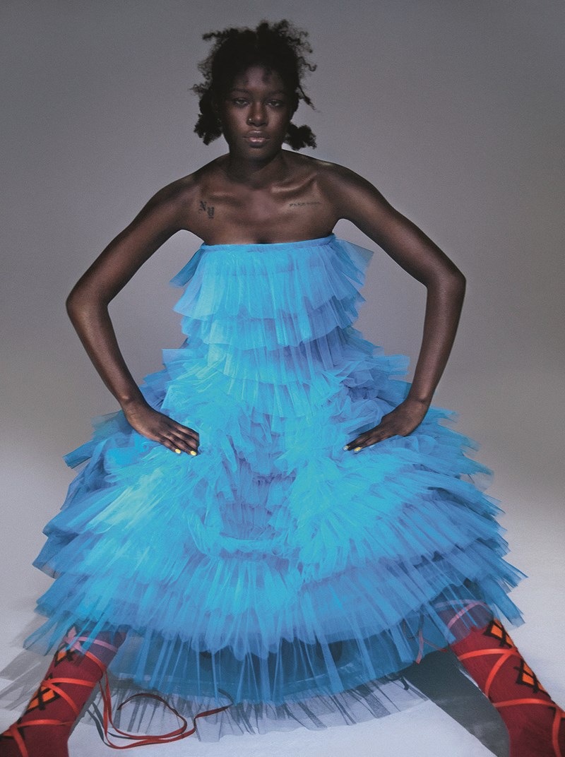 16 outfits που επιβεβαιώνουν πως η μόδα είναι ένα λαμπερό πάρτυ - εικόνα 3