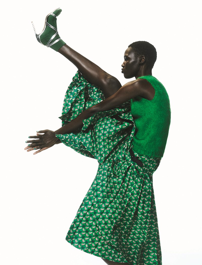 16 outfits που επιβεβαιώνουν πως η μόδα είναι ένα λαμπερό πάρτυ - εικόνα 11