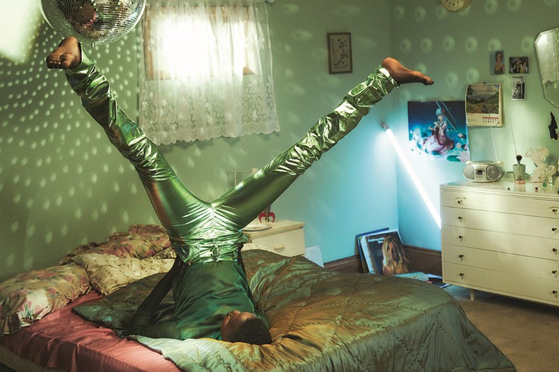 16 outfits που επιβεβαιώνουν πως η μόδα είναι ένα λαμπερό πάρτυ - εικόνα 5