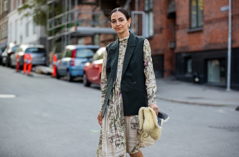 Δεν θα σου πούμε ψέματα! Μια fluffy τσάντα είναι αυτό ακριβώς που χρειάζεσαι τώρα - εικόνα 2