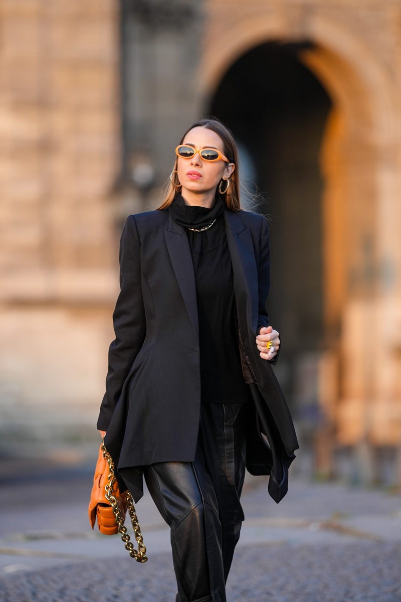 Οι χρυσοί κρίκοι είναι διαχρονικοί. Για αυτό εμείς βρήκαμε 6 σχέδια που θα φοράμε για χρόνια - εικόνα 1