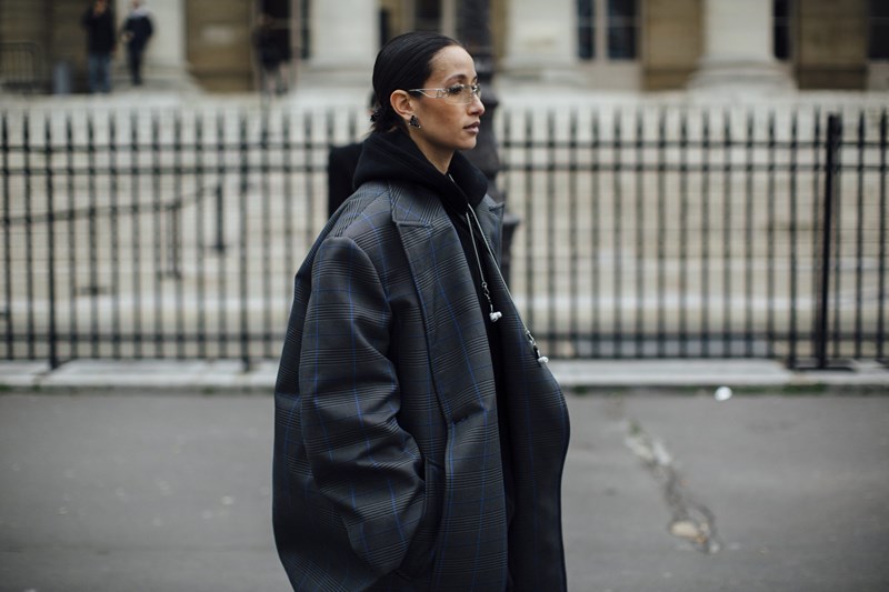 Τα ωραιότερα street style looks από την Ανδρική Εβδομάδα Μόδας για το Φθινόπωρο του 2022 - εικόνα 11