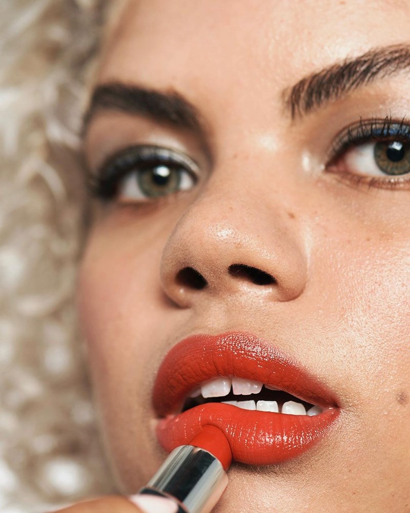 Αυτά είναι τα αγαπημένα μας κραγιόν τώρα, και μια τυχερή μπορεί να τα κερδίσει - εικόνα 1