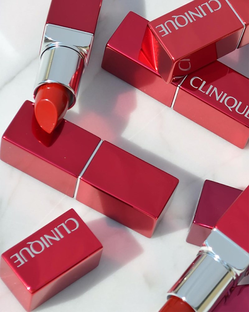 Αυτά είναι τα αγαπημένα μας κραγιόν τώρα, και μια τυχερή μπορεί να τα κερδίσει - εικόνα 2