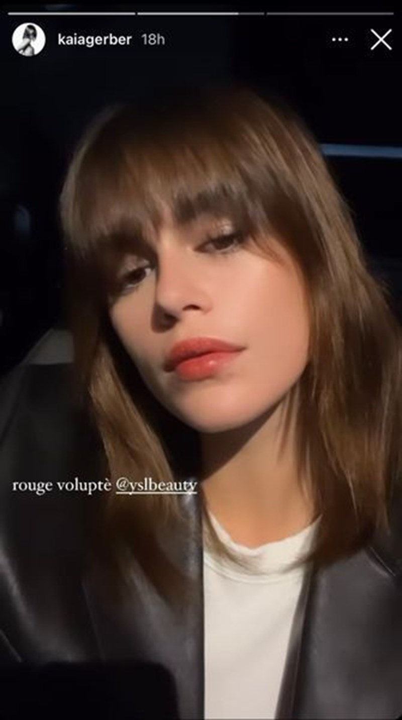 Η Kaia Gerber υιοθέτησε το πιο hot ρετρό haircut και της πάει απίστευτα - εικόνα 1