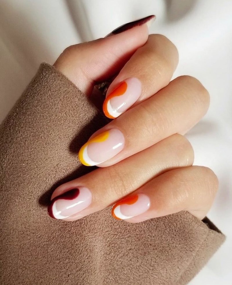 Colorful nails: Έχουν θέση και στα μανικιούρ του χειμώνα - εικόνα 3