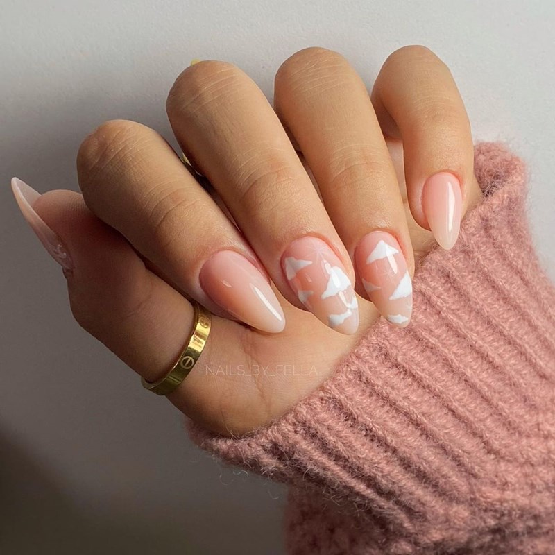 Cloud nails: Αυτό το μανικιούρ φωνάζει φθινόπωρο - εικόνα 2