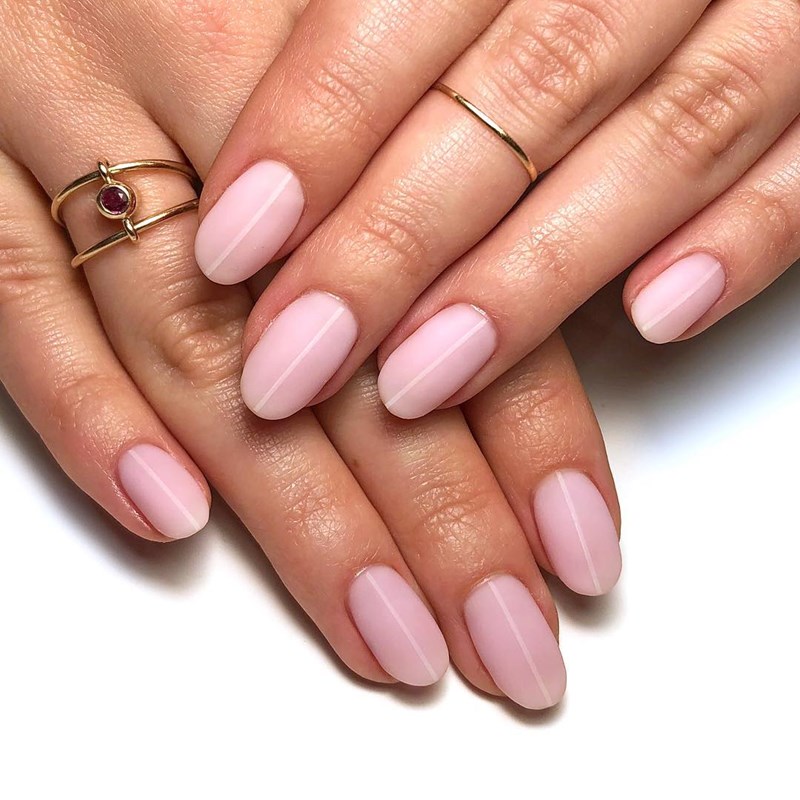 Τα minimal μανικιούρ που δείχνουν άψογα κάθε εποχή του χρόνου - εικόνα 1