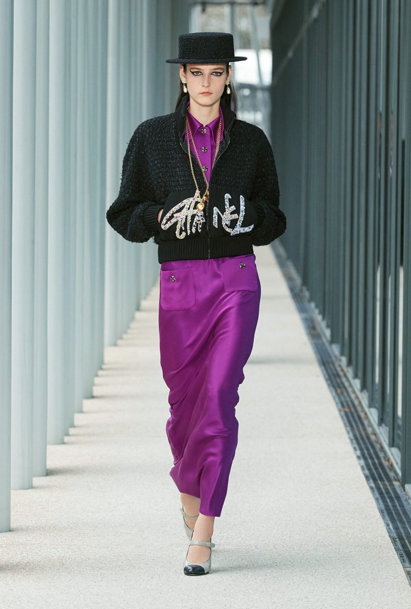 Όλα όσα ξεχωρίσαμε από το Métiers d’Art 2022 show του οίκου Chanel - εικόνα 1