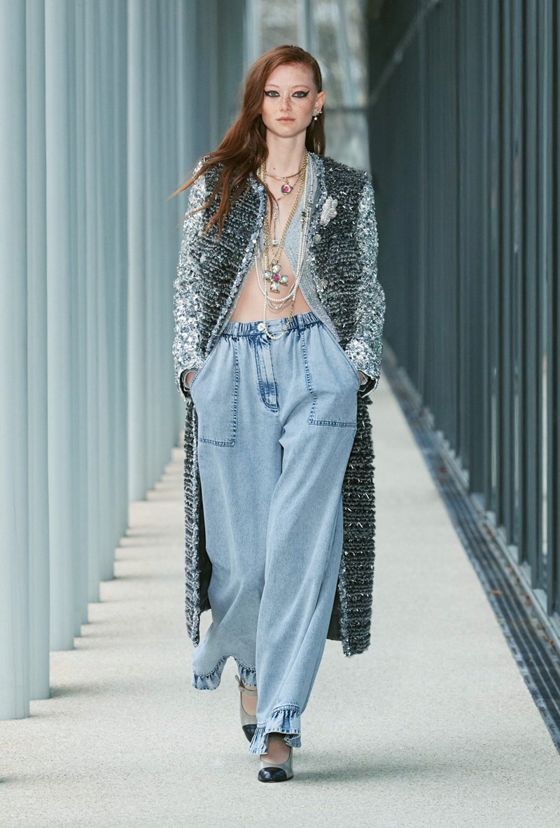 Όλα όσα ξεχωρίσαμε από το Métiers d’Art 2022 show του οίκου Chanel - εικόνα 2