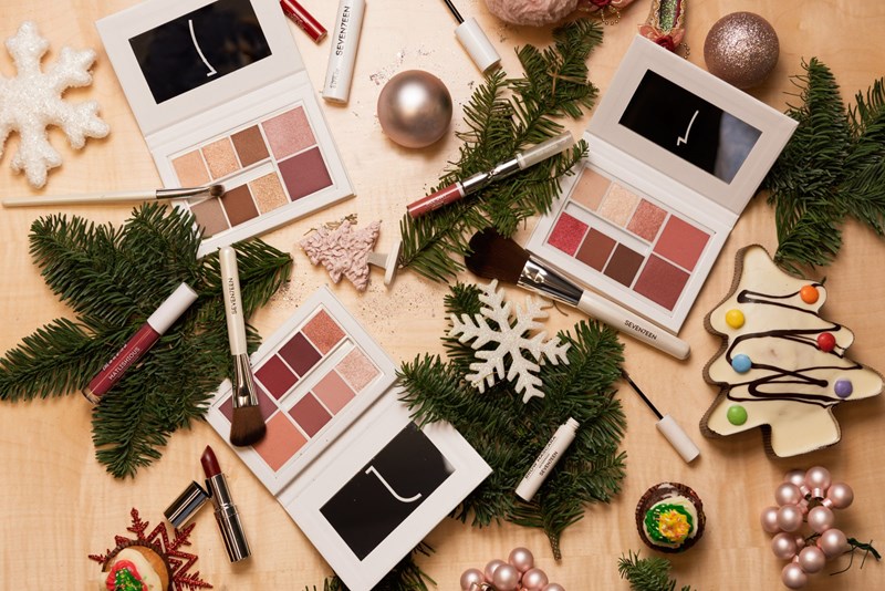 3 festive μακιγιάζ που οι editors του ELLE σου προτείνουν χωρίς δεύτερη σκέψη - εικόνα 1