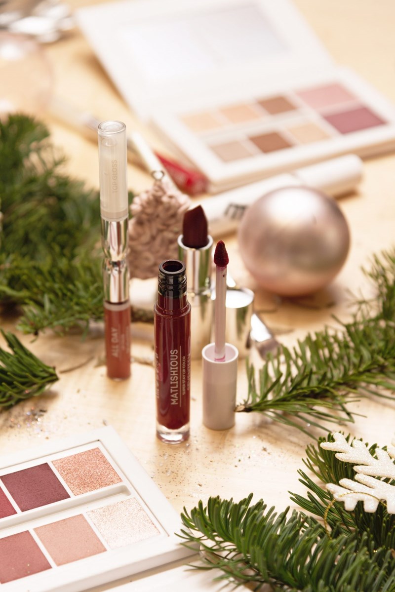 3 festive μακιγιάζ που οι editors του ELLE σου προτείνουν χωρίς δεύτερη σκέψη - εικόνα 6