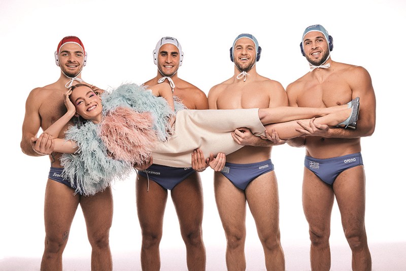 Το μόνο που χρειάζεσαι σήμερα είναι μια statement εμφάνιση. 13 μοναδικά party looks από εμάς για εσένα - εικόνα 9