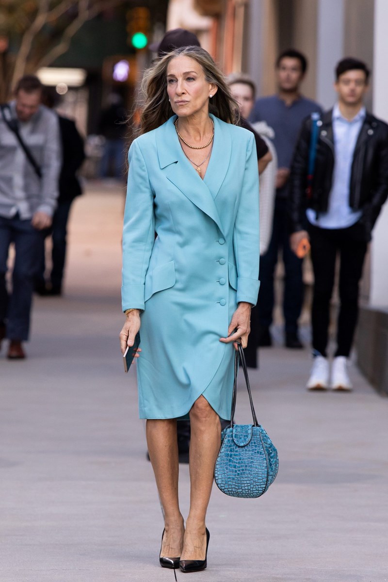 Το reboot του Sex and the City έκανε πρεμιέρα! 15 looks της Carrie Bradshaw που θα δούμε στα νέα επεισόδια - εικόνα 13