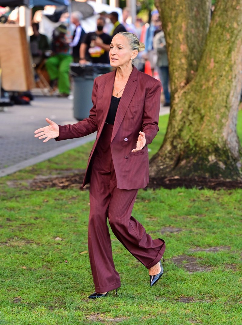 Το reboot του Sex and the City έκανε πρεμιέρα! 15 looks της Carrie Bradshaw που θα δούμε στα νέα επεισόδια - εικόνα 7