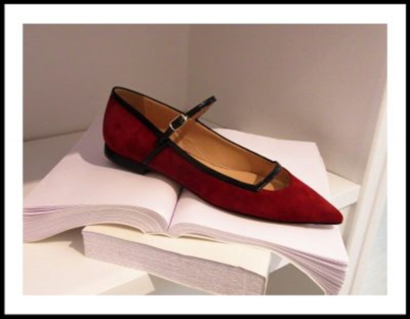 Ο Στάθης Σαμαντάς και η νέα συλλογή παπουτσιών του είναι αυτό που θες για να κάνεις update στο γιορτινό σου outfit - εικόνα 2