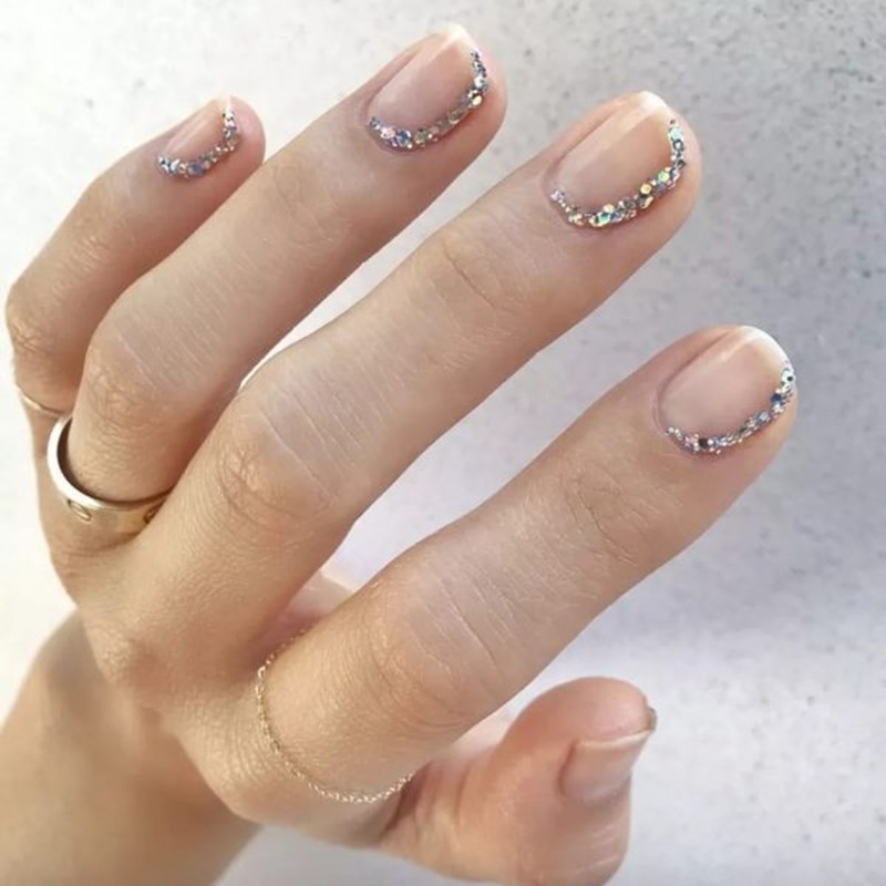Metallic Nails: Το μανικιούρ μας στην πιο stylish εκδοχή - εικόνα 2