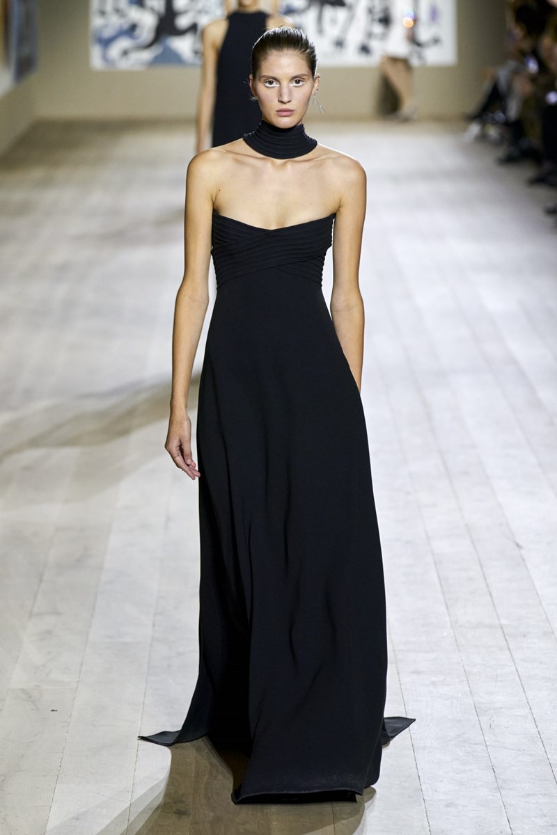 Dior Couture SS22: Όταν η Υψηλή Ραπτική είναι μαγεία μέσα στην απλότητά της - εικόνα 3