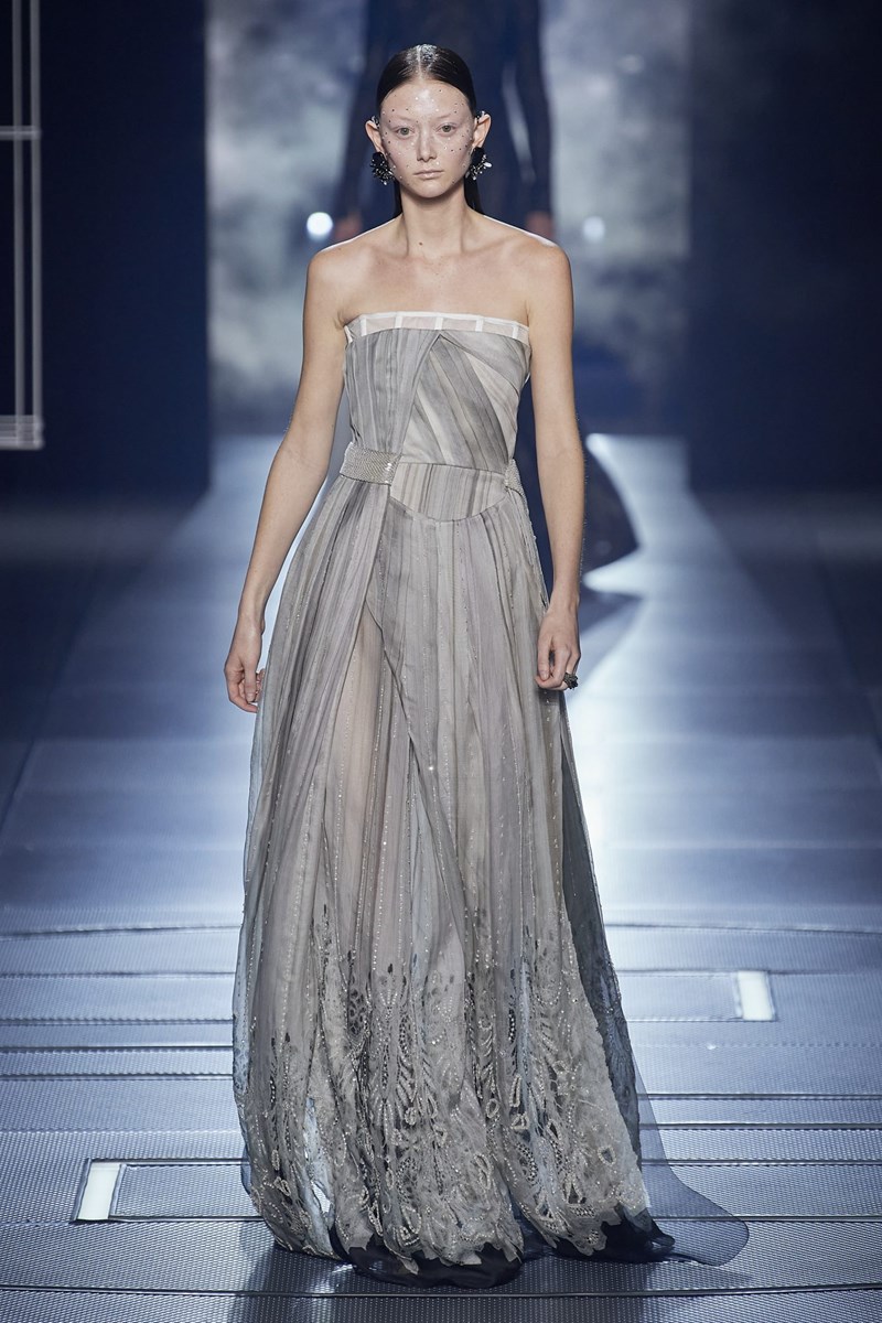 Η couture SS22 συλλογή του οίκου Fendi αποτίει φόρο τιμής στην Αιώνια Πόλη, την Ρώμη - εικόνα 9