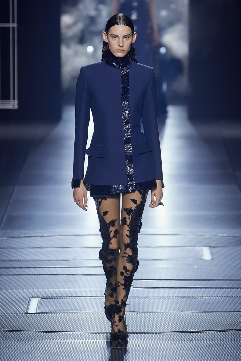 Η couture SS22 συλλογή του οίκου Fendi αποτίει φόρο τιμής στην Αιώνια Πόλη, την Ρώμη - εικόνα 8