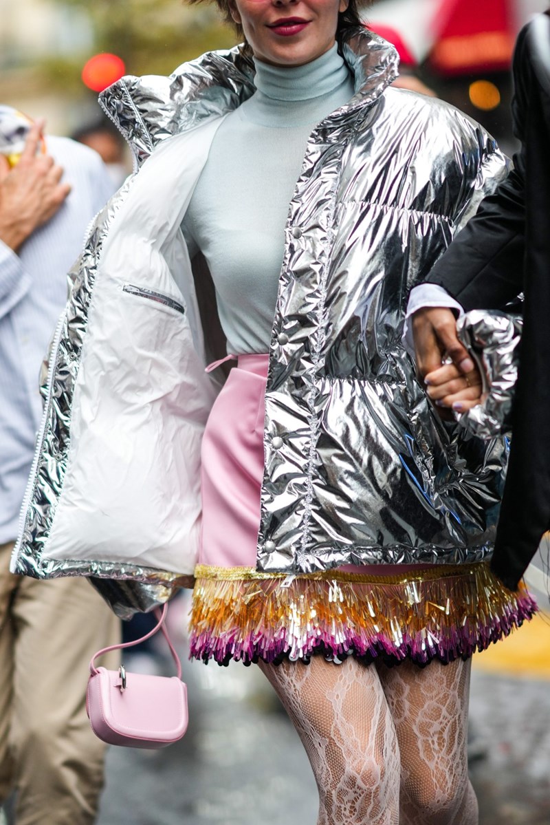 Metallic Mania: Η τάση των '80s επιστρέφει δυναμικά το 2022 - εικόνα 3