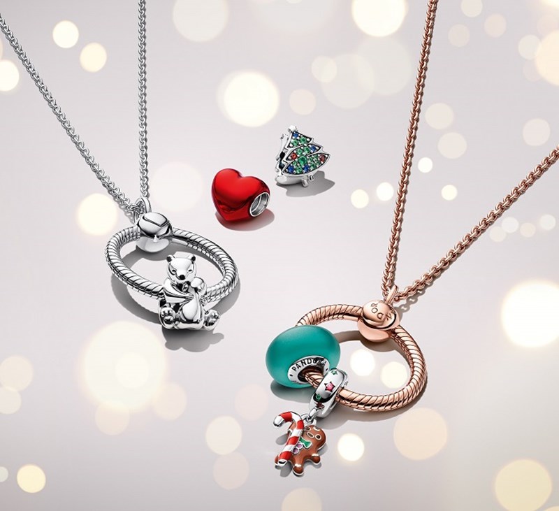 Pandora Moments Holiday Collection 2021: Μια πολυτελής συλλογή κοσμημάτων που υπόσχεται να απογειώσει κάθε look (γιορτινό και μη) - εικόνα 2